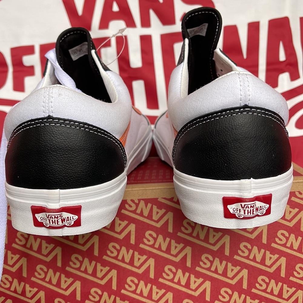 Vans Old Skool
(Classic Sport)Blk/Tr Wht
VNOA5KRF93U
Men’s sneakers - athletic - Picture 14 of 16